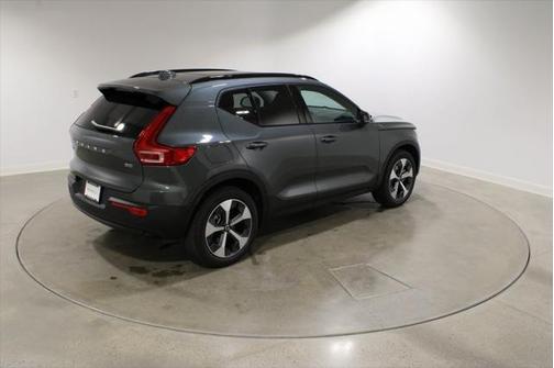 2026 Volvo XC40 B5 Core