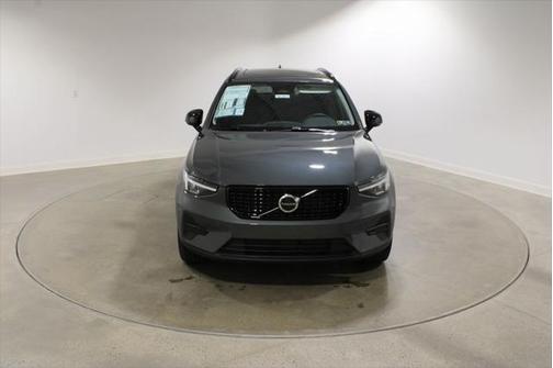 2026 Volvo XC40 B5 Core