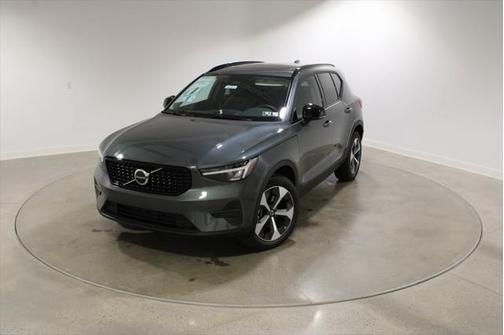2026 Volvo XC40 B5 Core