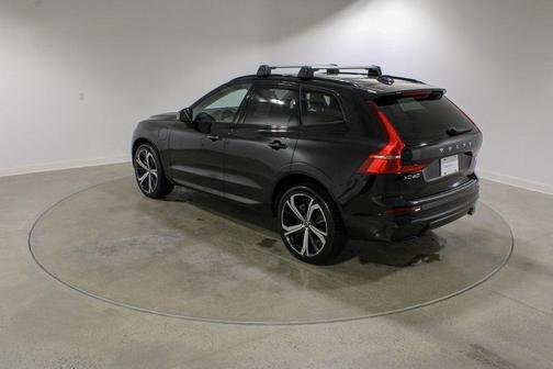 2024 Volvo XC60 Recharge Plug-In Hybrid T8 Ultimate Dark Theme