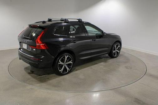 2024 Volvo XC60 Recharge Plug-In Hybrid T8 Ultimate Dark Theme