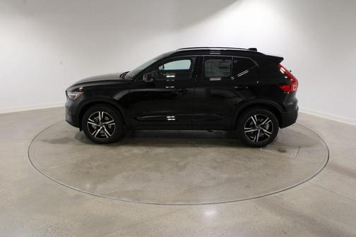 2026 Volvo XC40 B5 Core