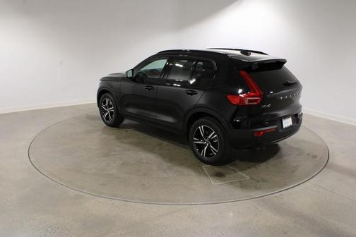 2026 Volvo XC40 B5 Core
