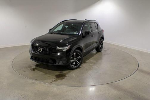 2026 Volvo XC40 B5 Core