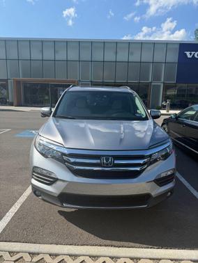 Lunar Silver Metallic 2017 Honda Pilot Touring