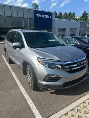 Lunar Silver Metallic 2017 Honda Pilot Touring