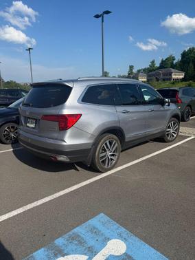 Lunar Silver Metallic 2017 Honda Pilot Touring