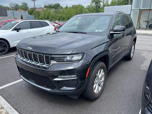 Diamond Black Crystal Pearlcoat 2023 Jeep Grand Cherokee Limited