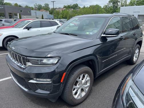 Diamond Black Crystal Pearlcoat 2023 Jeep Grand Cherokee Limited