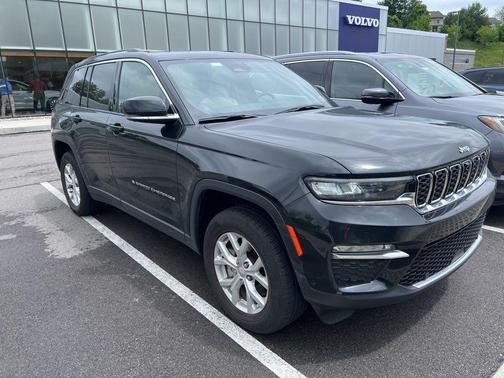 Diamond Black Crystal Pearlcoat 2023 Jeep Grand Cherokee Limited