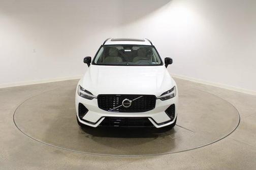 2025 Volvo XC60 Plug-In Hybrid T8 Plus