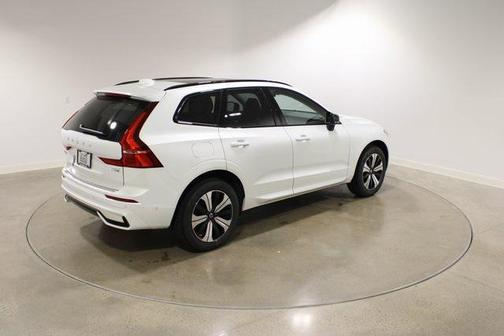 2025 Volvo XC60 Plug-In Hybrid T8 Plus