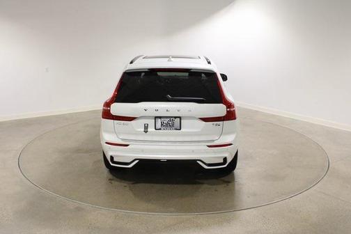2025 Volvo XC60 Plug-In Hybrid T8 Plus