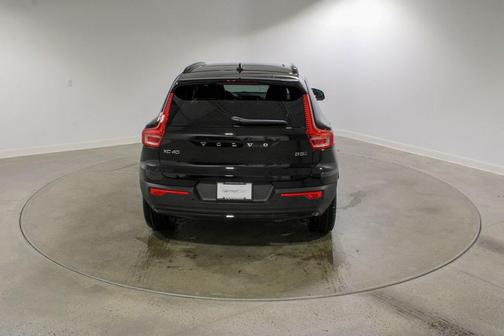 2026 Volvo XC40 B5 Core