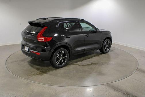 2026 Volvo XC40 B5 Core