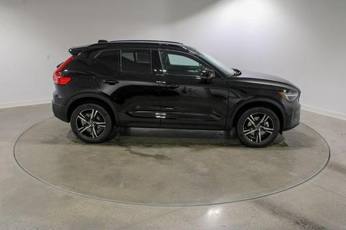 2026 Volvo XC40 B5 Core