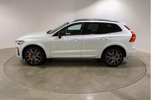 2022 Volvo XC60 Recharge Plug-In Hybrid T8 Polestar