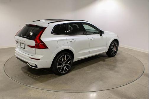 2022 Volvo XC60 Recharge Plug-In Hybrid T8 Polestar