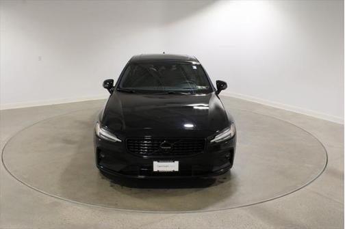 2022 Volvo S60 T6 R-Design