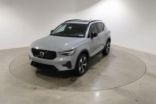 Vapour Grey Metallic 2026 Volvo XC40 Core, B5 AWD Gas (mild hybrid), Dark