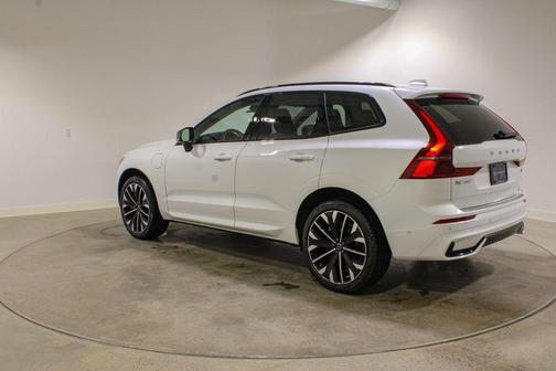 Crystal White Metallic 2026 Volvo XC60 Plug-In Hybrid Ultra, T8 AWD Electric/Gasoline, Dark