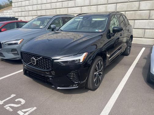 2024 Volvo XC60 B5 Plus Dark Theme