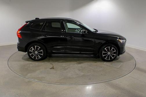 2024 Volvo XC60 B5 Plus Dark Theme