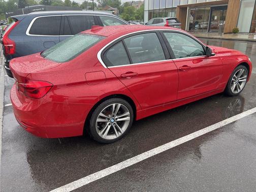 Melbourne Red Metallic 2018 BMW 330 i xDrive