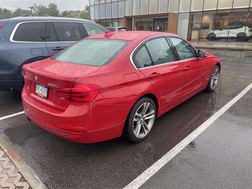 Melbourne Red Metallic 2018 BMW 330 i xDrive
