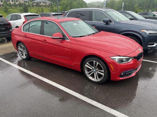 Melbourne Red Metallic 2018 BMW 330 i xDrive