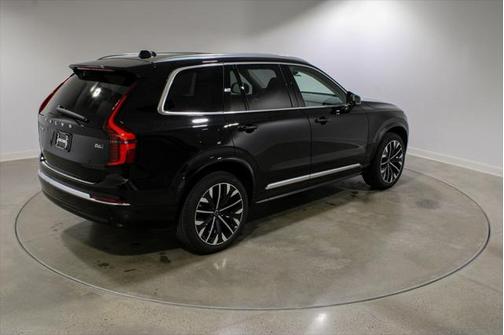 2025 Volvo XC90 B6 Ultra