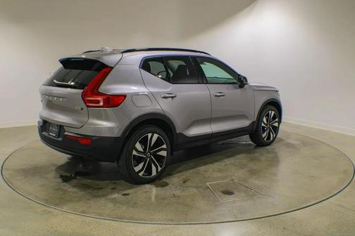 Aurora Silver 2026 Volvo XC40 Plus, B5 AWD Gas (mild hybrid), Dark
