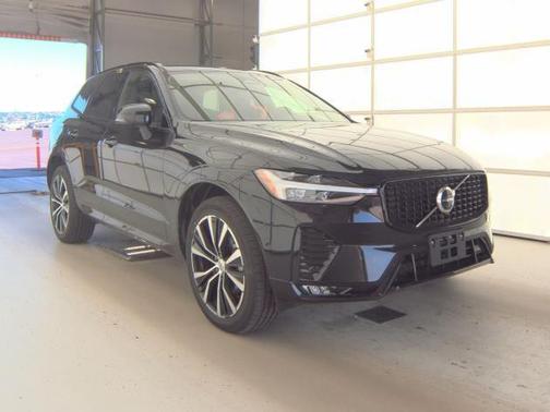 Onyx Black Metallic 2025 Volvo XC60 B5 Plus