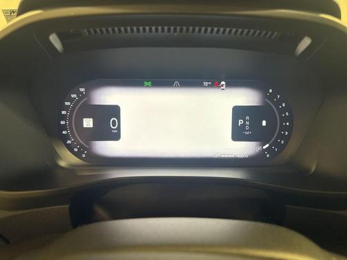 2023 Volvo XC40 B5 Plus Dark Theme