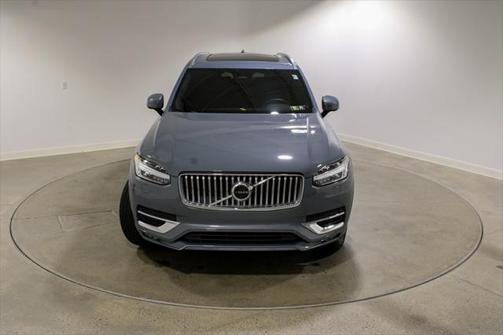 2023 Volvo XC90 B5 Plus