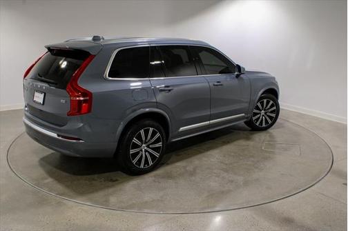 2023 Volvo XC90 B5 Plus