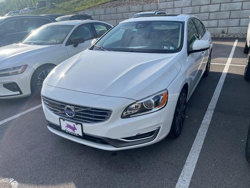 Ice White 2017 Volvo S60 Inscription T5 Platinum