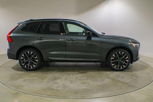 Forest Lake 2026 Volvo XC60 Plug-In Hybrid Ultra, T8 AWD Electric/Gasoline, Dark