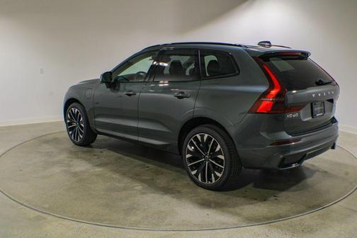 Forest Lake 2026 Volvo XC60 Plug-In Hybrid Ultra, T8 AWD Electric/Gasoline, Dark