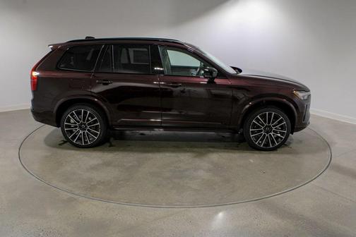 2026 Volvo XC90 B6 Ultra Dark Theme 6-Seater