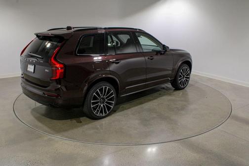 2026 Volvo XC90 B6 Ultra Dark Theme 6-Seater