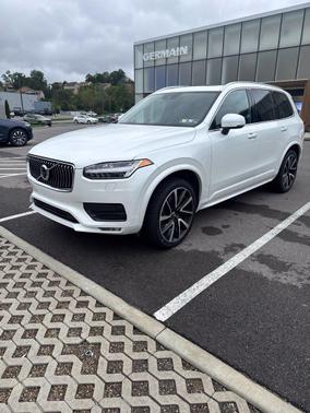 Crystal White Metallic 2020 Volvo XC90 T6 Momentum