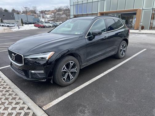 2022 Volvo XC60 B5 Momentum