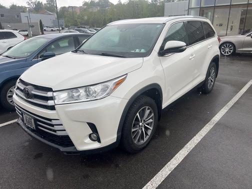 Blizzard Pearl 2019 Toyota Highlander XLE