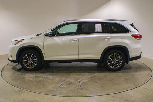 Blizzard Pearl 2019 Toyota Highlander XLE