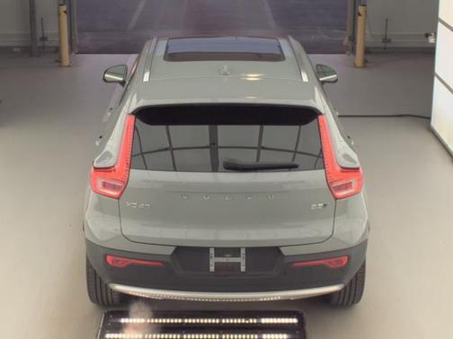 Vapour Grey Metallic 2025 Volvo XC40 B5 Plus Bright Theme