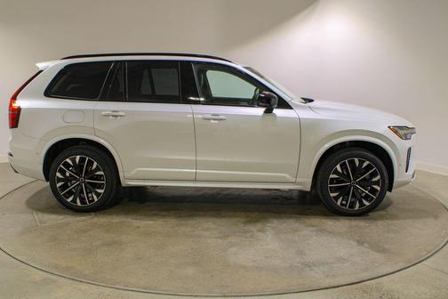 Crystal White Pearl 2026 Volvo XC90 Ultra Dark Theme, B6 AWD Gas (mild hybrid), Gasoline, 6 Seats