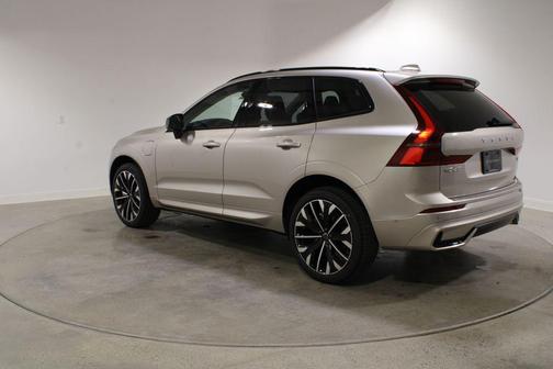 Bright Dusk Metallic 2026 Volvo XC60 Plug-In Hybrid Ultra, T8 AWD Electric/Gasoline, Dark