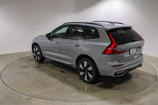 2025 Volvo XC60 Plug-In Hybrid T8 Plus