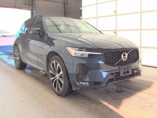 2025 Volvo XC60 B5 Plus